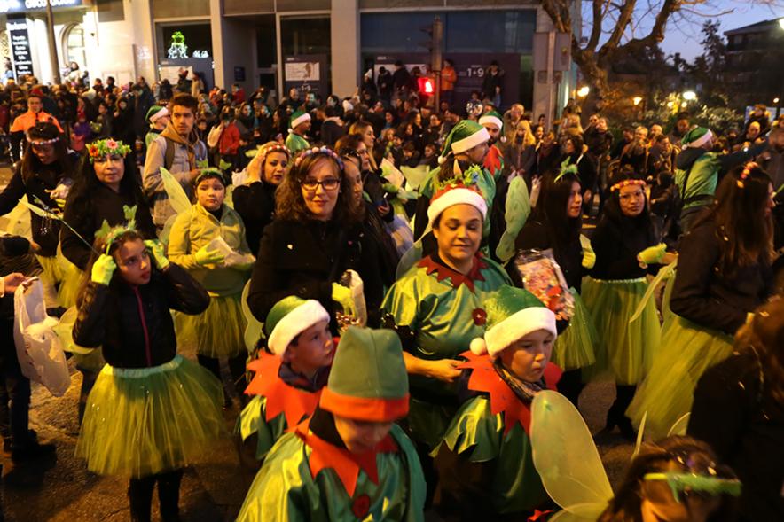 Cabalgata de Reyes 2019 - Imagen de personas disfrazadas que participan en el desfile.