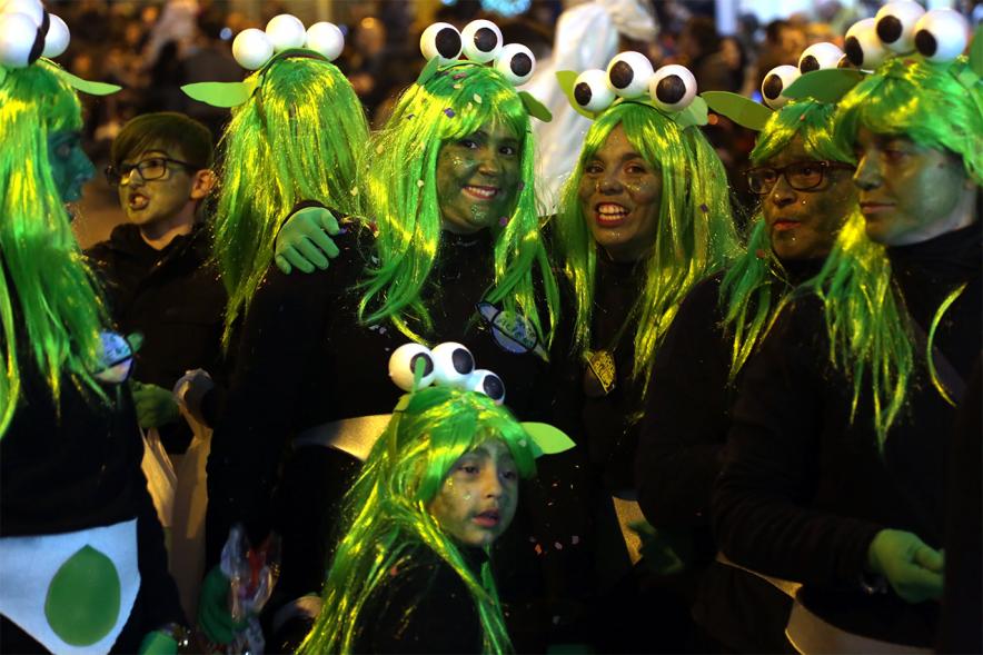 Cabalgata de Reyes 2019 - Imagen de personas disfrazadas que participan en el desfile.