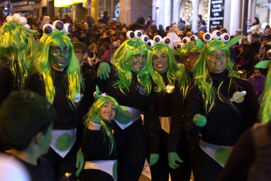 Cabalgata de Reyes 2019 - Imagen de personas disfrazadas que participan en el desfile.