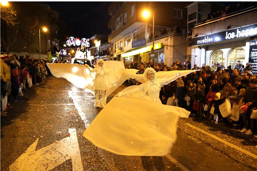 Cabalgata de Reyes 2019 - Imagen de personas disfrazadas que participan en el desfile.