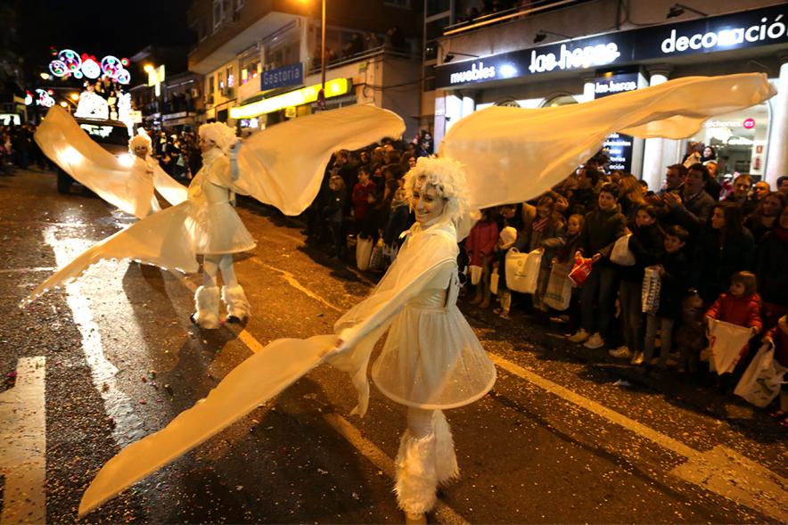 Cabalgata de Reyes 2019 - Imagen de personas disfrazadas que participan en el desfile.