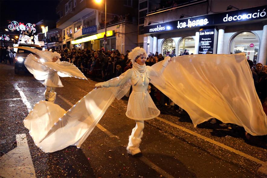 Cabalgata de Reyes 2019 - Imagen de personas disfrazadas que participan en el desfile.