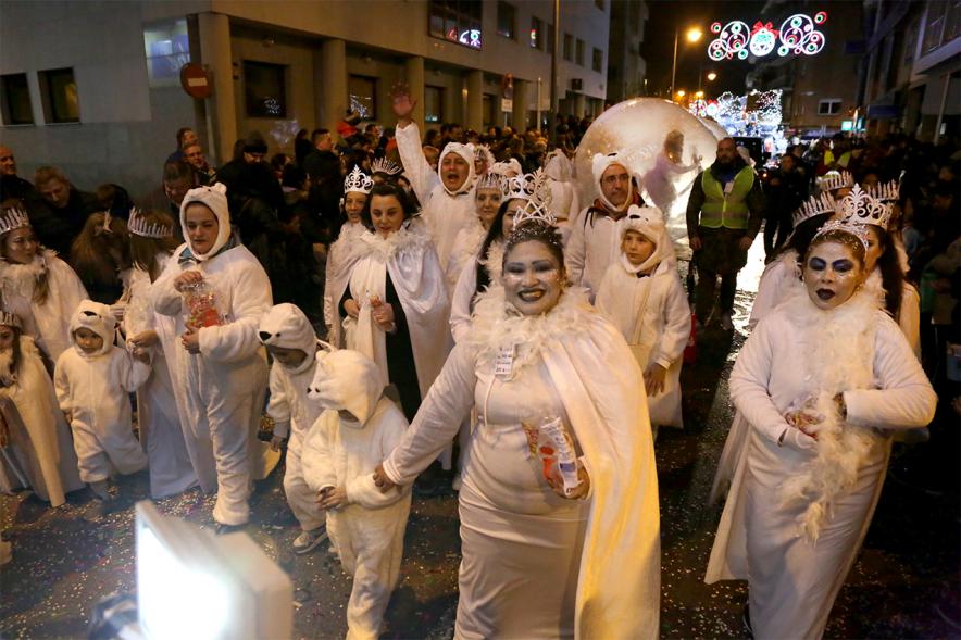Cabalgata de Reyes 2019 - Imagen de personas disfrazadas que participan en el desfile.