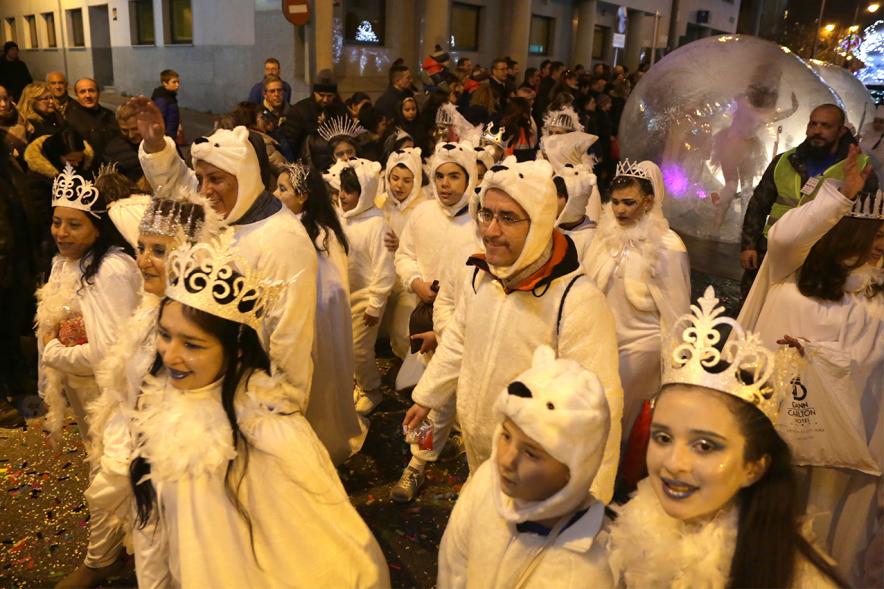 Cabalgata de Reyes 2019 - Imagen de personas disfrazadas que participan en el desfile.