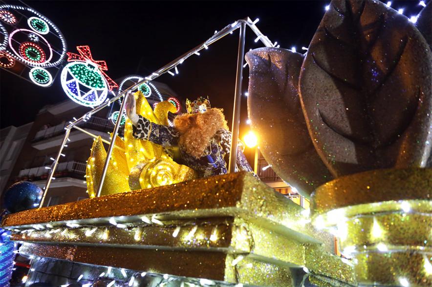 Cabalgata de Reyes 2019 - Imagen del Rey Gaspar en su carroza.