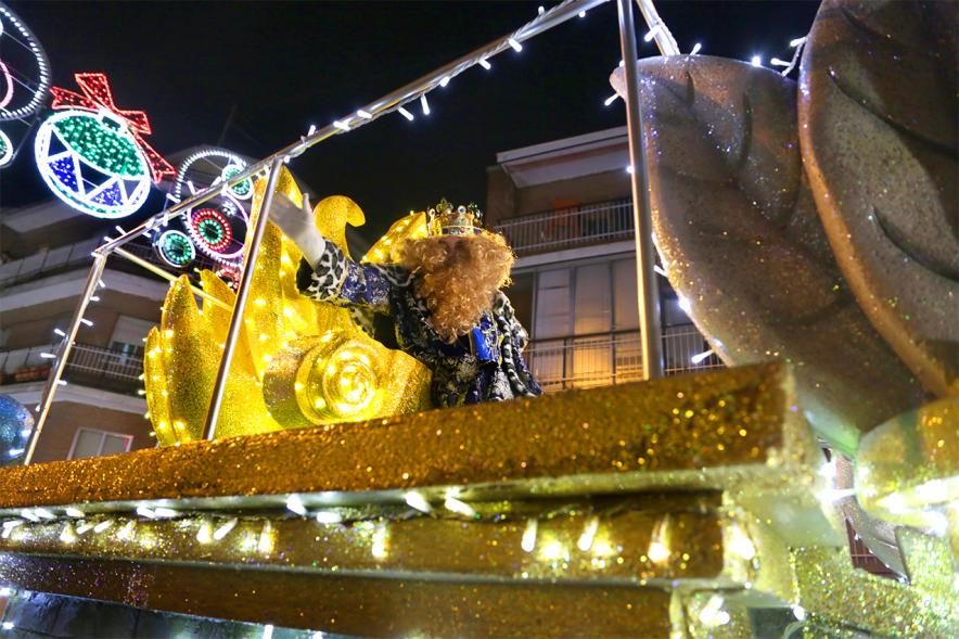 Cabalgata de Reyes 2019 - Imagen del Rey Gaspar en su carroza.
