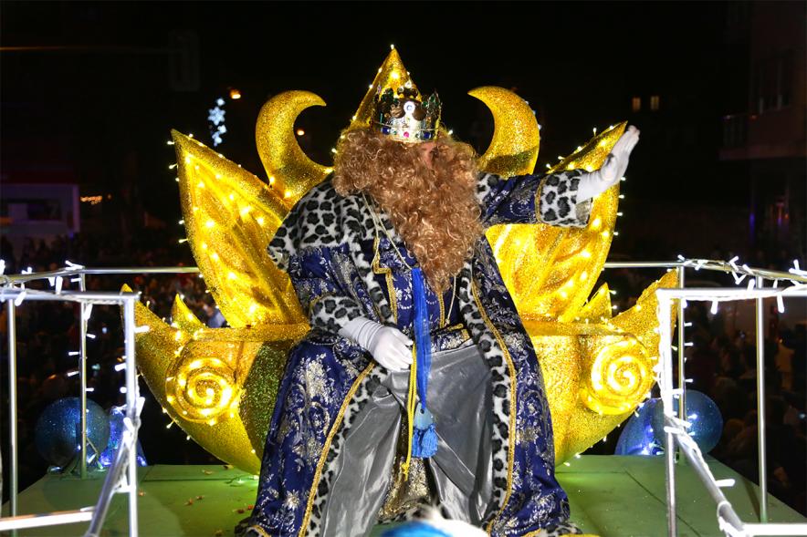 Cabalgata de Reyes 2019 - Imagen del Rey Gaspar en su carroza.