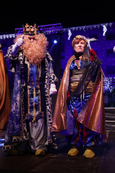 Cabalgata de Reyes 2019 - Imagen del Rey Melchor acompañado de su paje.