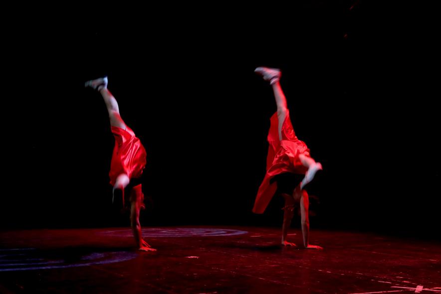 Festival ABENIN 2018 - Imagen de dos bailarinas.