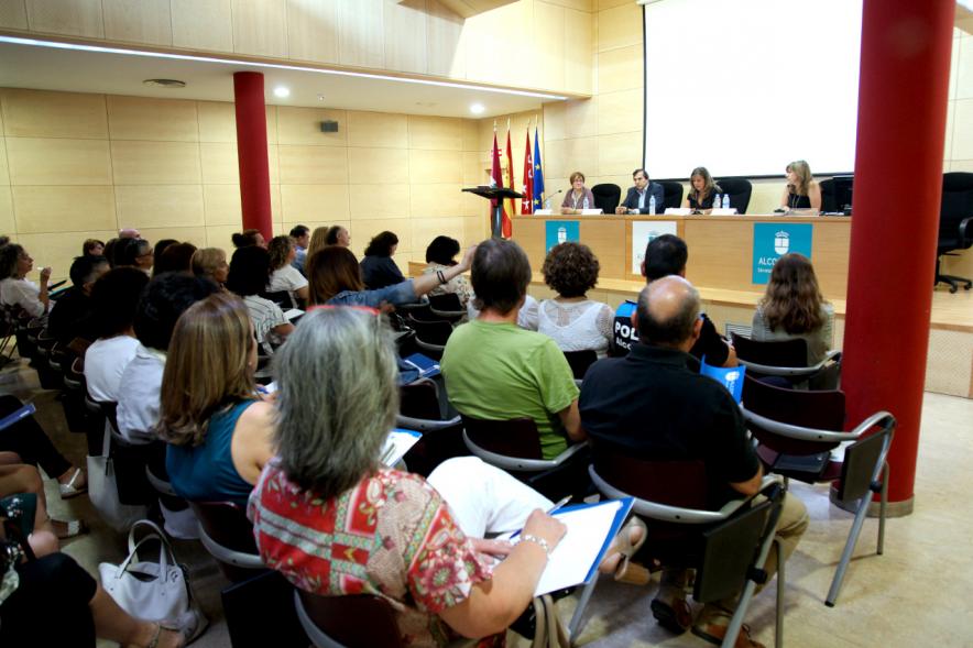 Jornada sobre Acoso Escolar y Experiencias Locales para Prevención del Acoso Escolar - Panorámica de los asistentes.