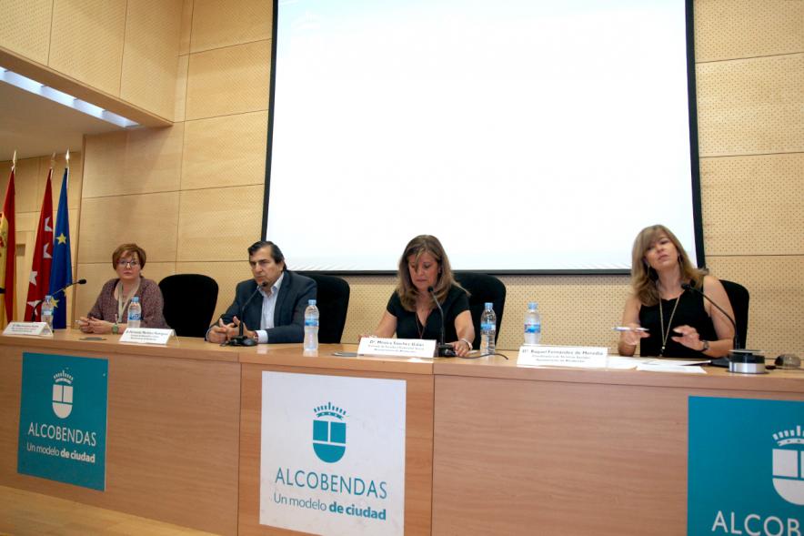 Jornada sobre Acoso Escolar y Experiencias Locales para Prevención del Acoso Escolar - Estrado de autoridades.