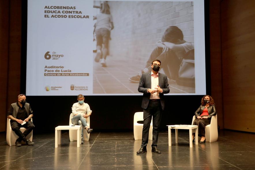 Jornada contra el Acoso Escolar - Imagen del vicealcalde Miguel Ángel Arranz en un momento de su intervención contra el Acoso Escolar.