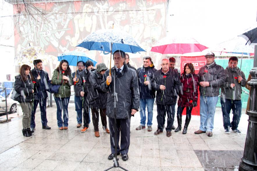 Acto en Memoria de los Abogados de Atocha - El alcalde presente en  el acto.