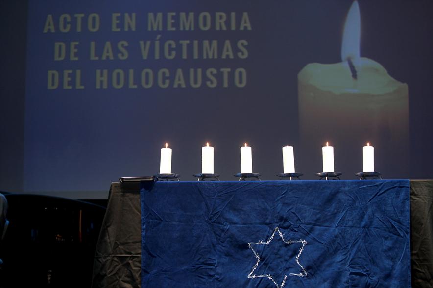 Acto en Memoria de las Víctimas del Holocausto -  Panorámica del escenario.