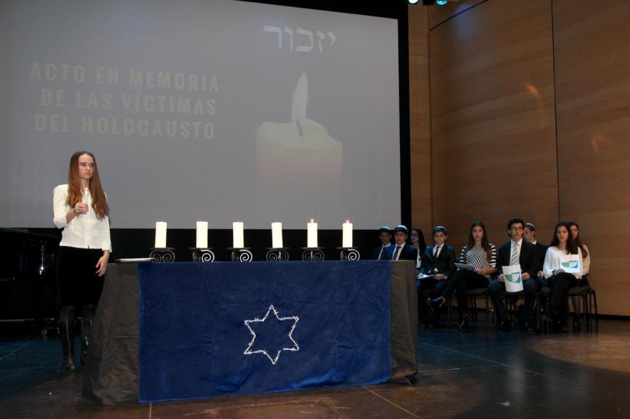 Acto en Memoria de las Víctimas del Holocausto - Encendido de velas. 