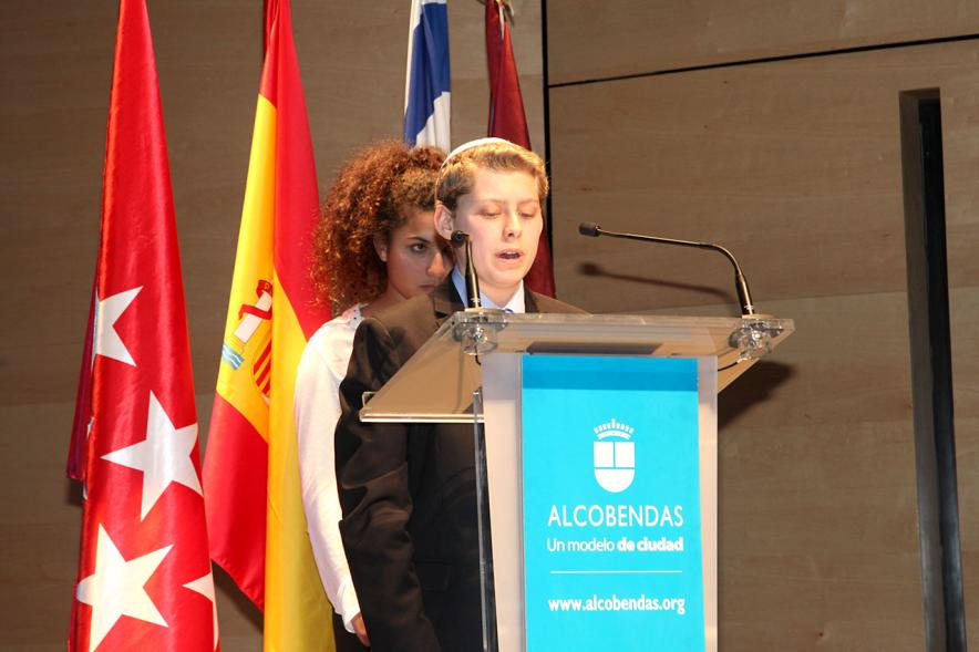 Acto en Memoria de las Víctimas del Holocausto - Manifiesto de una joven.