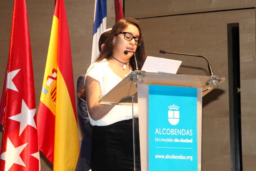 Acto en Memoria de las Víctimas del Holocausto - Manifiesto de una joven.