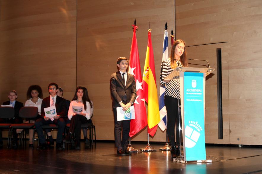 Acto en Memoria de las Víctimas del Holocausto - Manifiesto de una joven.