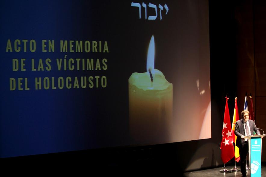 Acto en Memoria de las Víctimas del Holocausto - Diapositiva del acto.