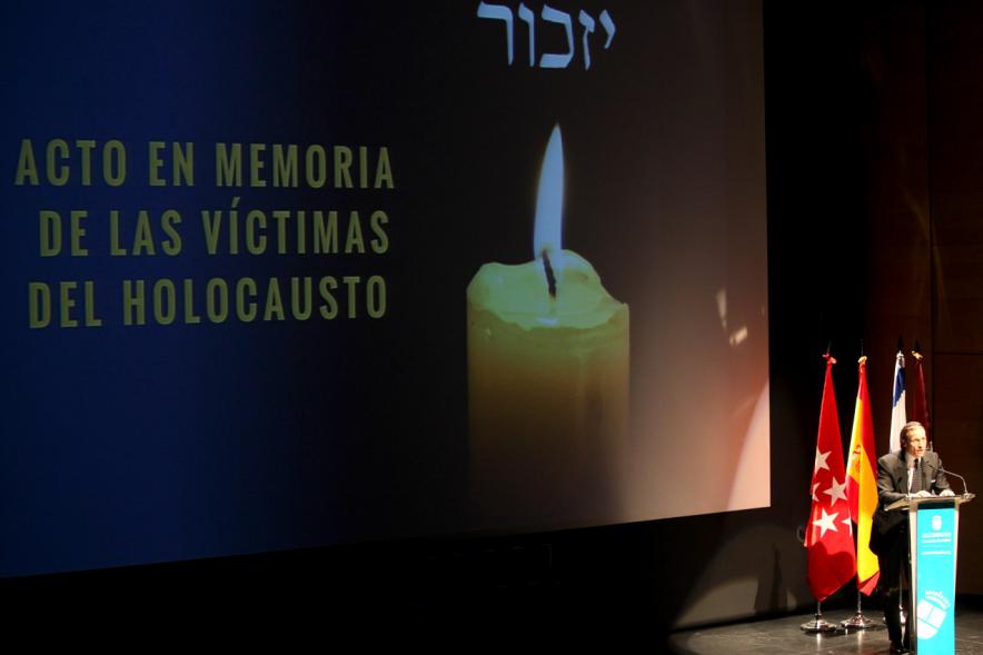 Acto en Memoria de las Víctimas del Holocausto - Diapositiva del acto.