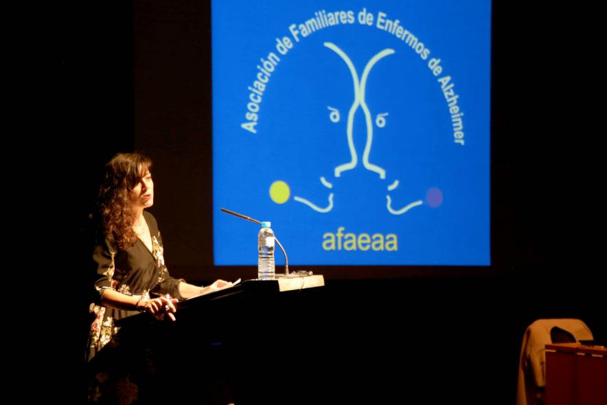 Ponente durante su discurso
