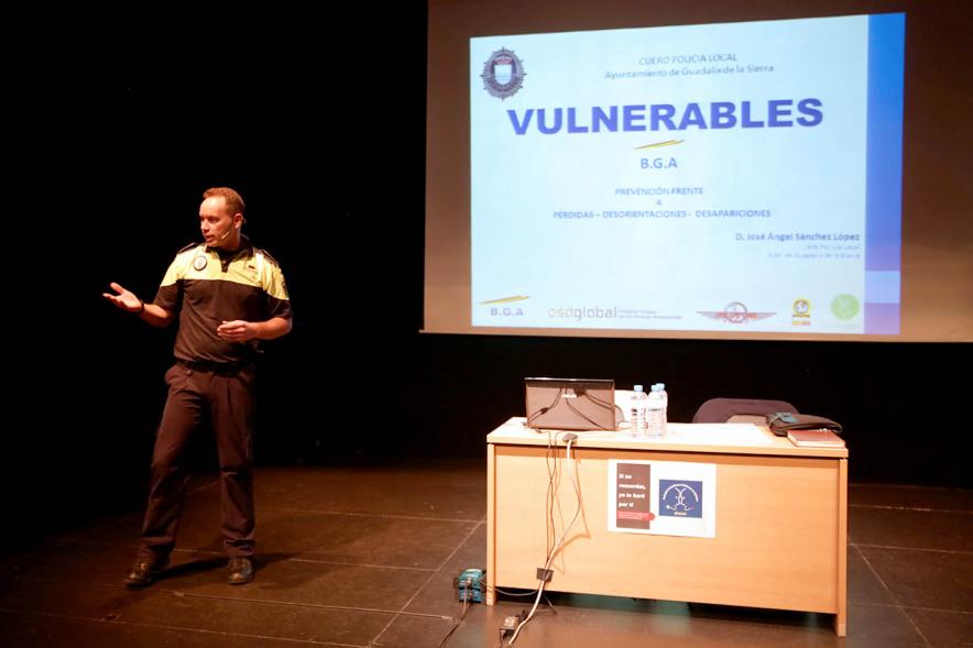 Policía municipal durante su discurso