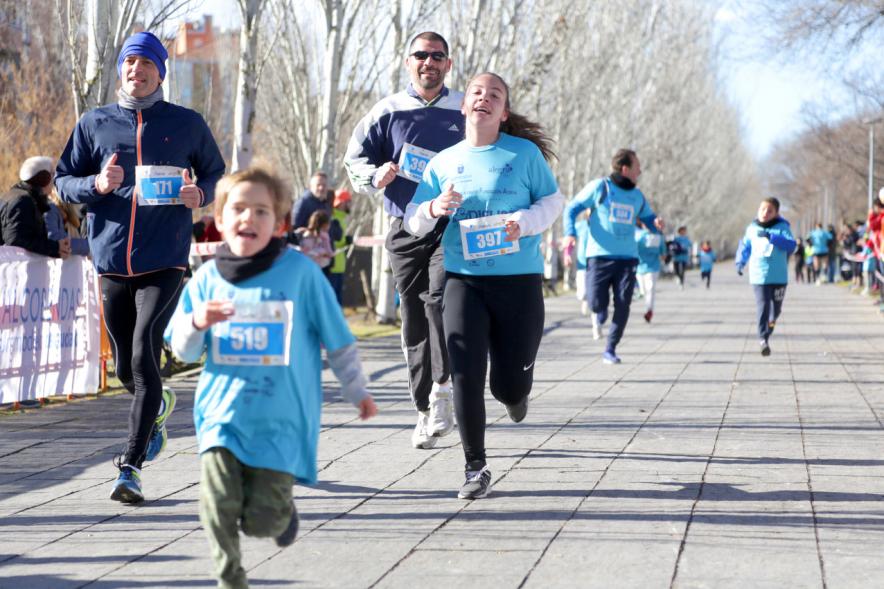 Carrera Fundación Adifun - Grupo de correros infantiles y adultos.