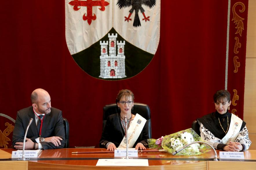 Día de las Águedas 2017 -   Las Águedas en el  salón del pleno.