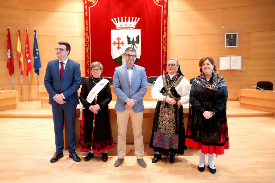 Alcalde Sánchez Acera, Concejal Arranz Molins y Participantes en la Fiesta de la Águedas – 2020