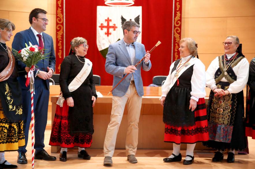 Alcalde Sánchez Acera, Concejal Arranz Molins y Participantes en la Fiesta de la Águedas – 2020