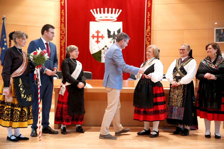 Alcalde Sánchez Acera, Concejal Arranz Molins y Participantes en la Fiesta de la Águedas – 2020