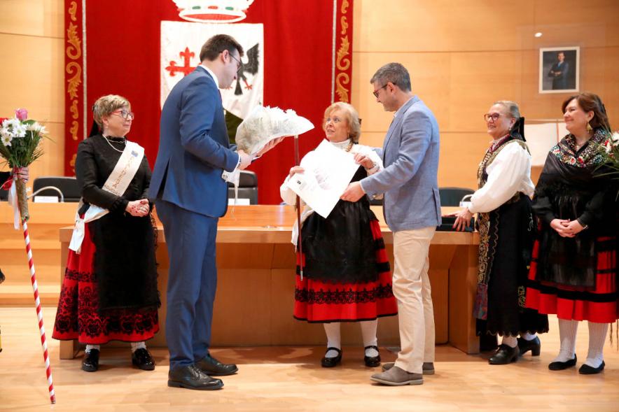 Alcalde Sánchez Acera, Concejal Arranz Molins y Participantes en la Fiesta de la Águedas – 2020