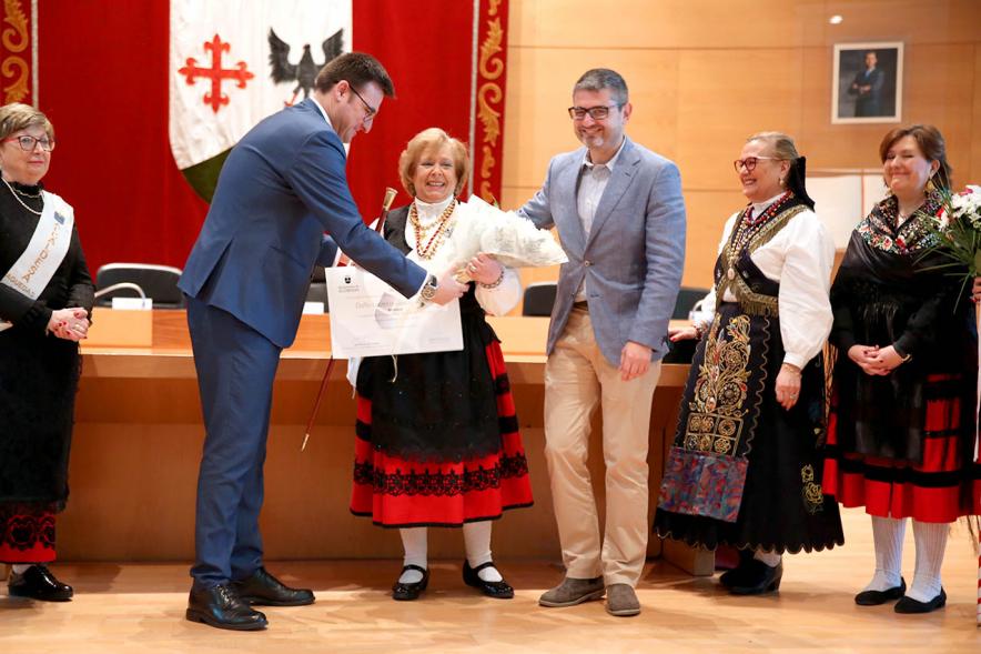 Alcalde Sánchez Acera, Concejal Arranz Molins y Participantes en la Fiesta de la Águedas – 2020