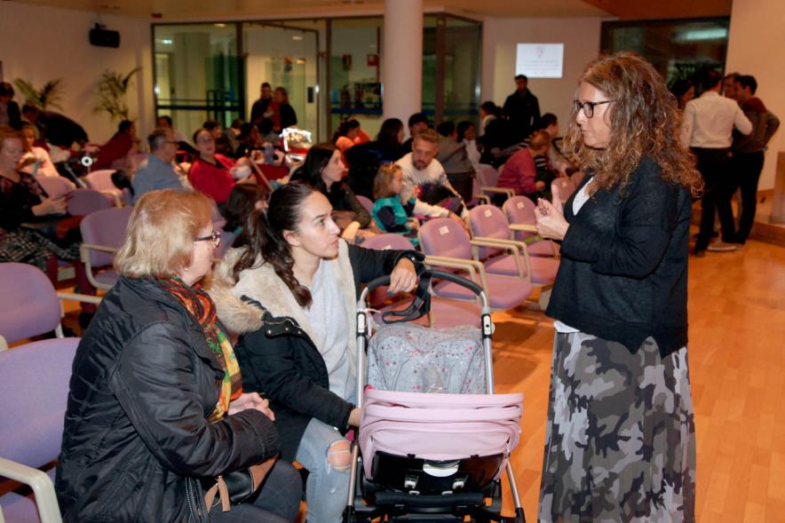 Entrega a los padres del pack en  AlcoBebenda Segunda edición 2019