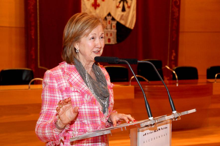 Entrega a los padres del pack en  AlcoBebenda Segunda edición 2019