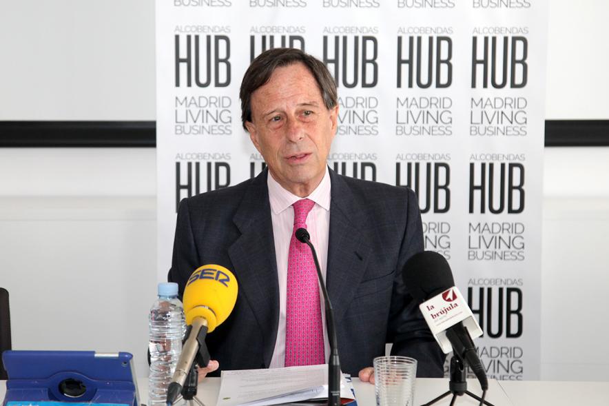 Rueda de Prensa Presentación Alcobendas HUB - Imagen del alcalde García de Vinuesa dirigiéndose al público asistente.