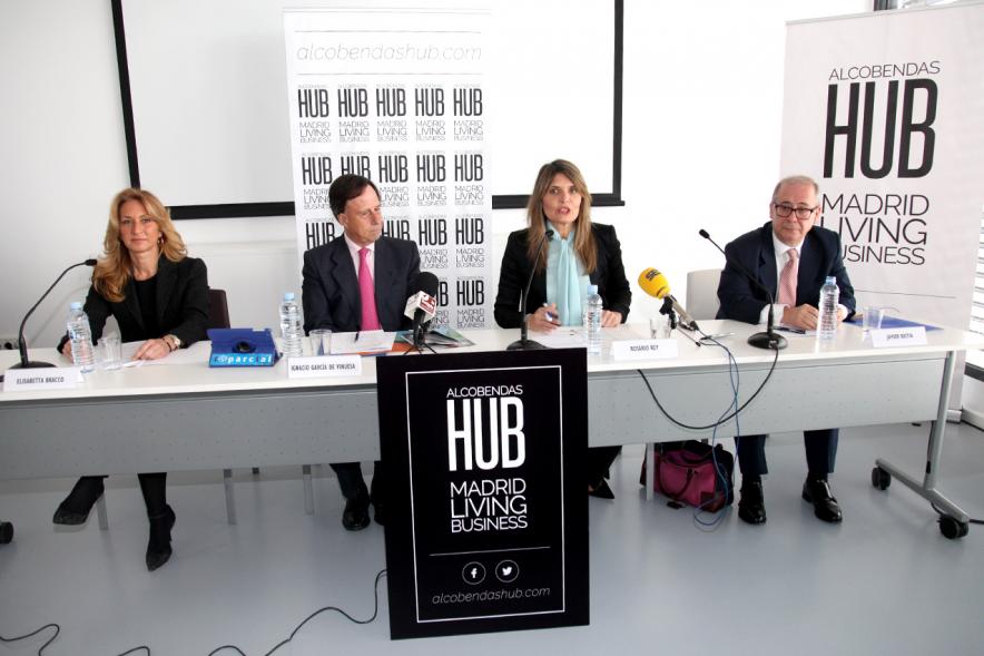 Rueda de Prensa Presentación Alcobendas HUB - Imagen del alcalde García de Vinuesa y otras autoridades en la mesa de presentación.