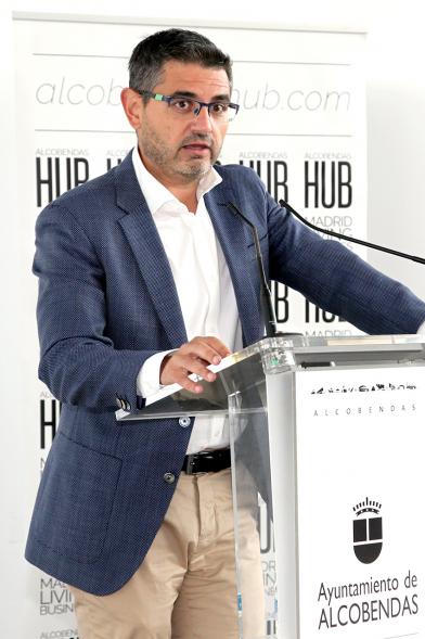 Alcalde Sánchez Acera durante discurso