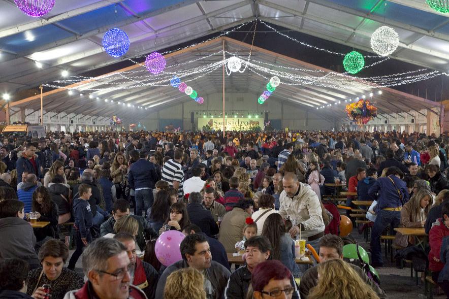 Ambiente en carpa principal