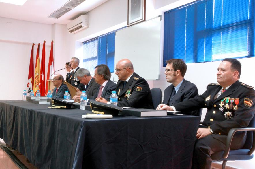 Fiesta de los Ángeles Custodios de la Policía Nacional 2016 - Mandos de la policía con el alcalde.  