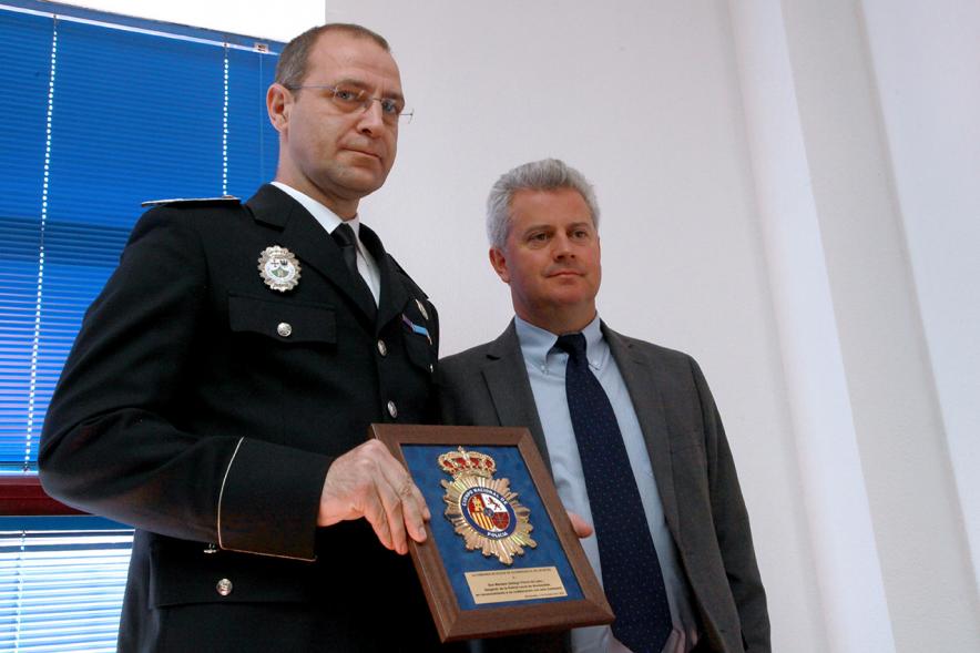 Fiesta de los Ángeles Custodios de la Policía Nacional 2016 -  Policía premiado.