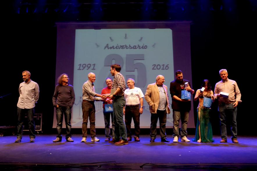Gala XXVº Aniversario Asociación ACAA - Participantes en el acto en el escenario.