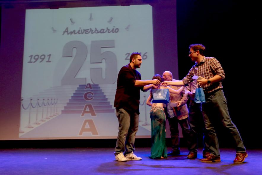 Gala XXVº Aniversario Asociación ACAA - Participantes en el acto en el escenario.