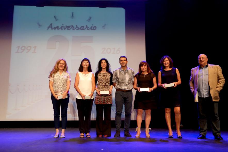 Gala XXVº Aniversario Asociación ACAA - Participantes en el acto en el escenario.
