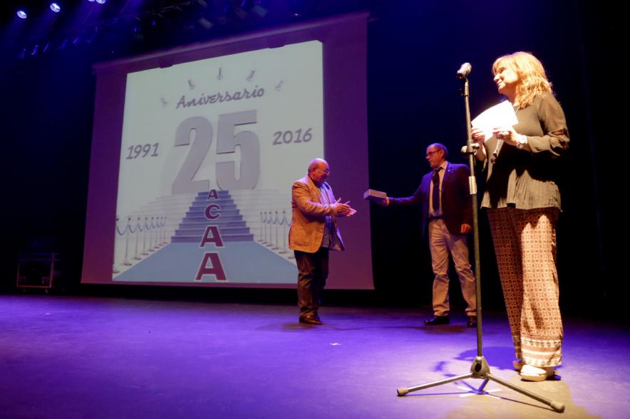 Gala XXVº Aniversario Asociación ACAA - Participantes en el acto en el escenario.