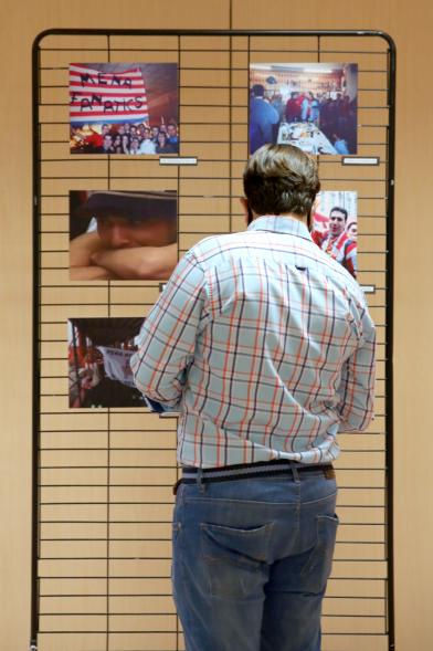 Visitante en la Exposición Aniversario Peña Atlética Alcobendas - 2020
