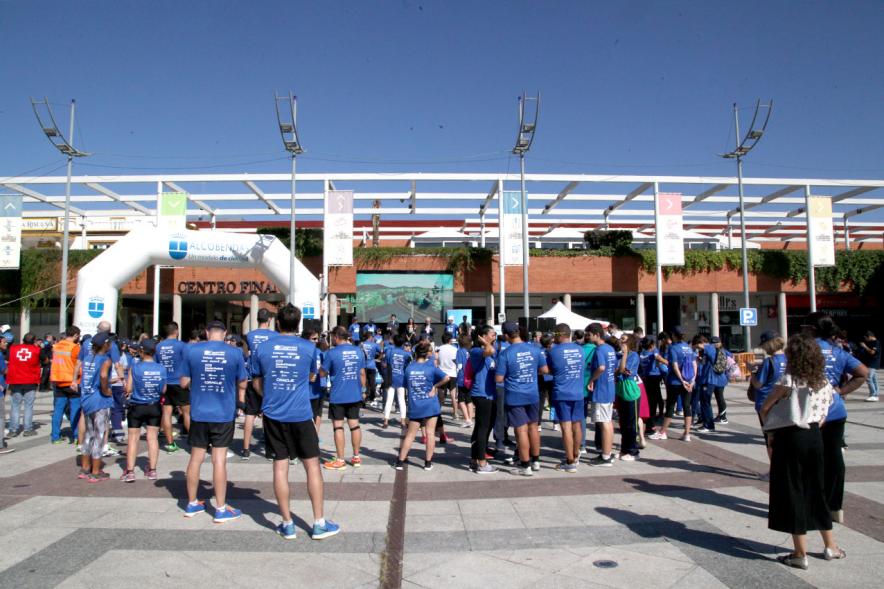 Carrera de la Antorcha Olímpica - Imagen panorámica del público asistente a la carrera.