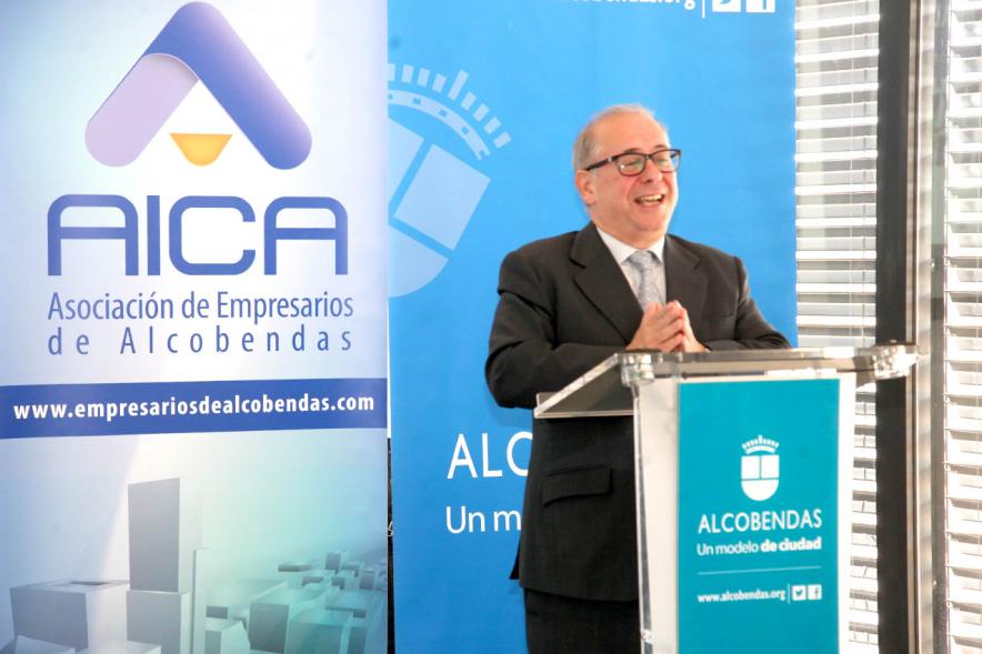 Gabriel Castellano Zapatero durante su ponencia