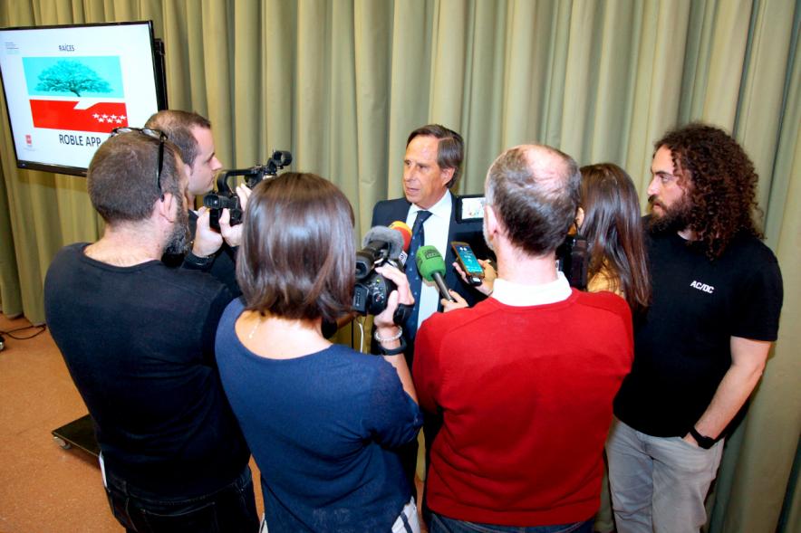 Alcalde García de Vinuesa atiende a la prensa