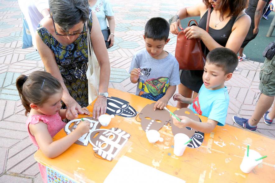 Niños participando en la Fiesta del ArcoIris 2019 